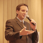 Local business community, Rep. Party activists welcome Gov. Pawlenty to Wyoming event