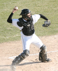 Four Henderson homers ties Minnesota record