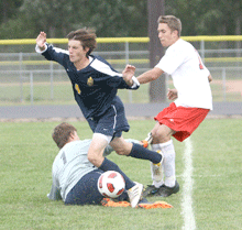 SOCCER&#8200;ROUNDUP: Two teams start out hot, two could use some good bounces