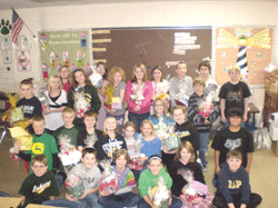 Lakeside students make and distribute holiday treat baskets