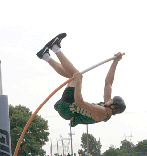 Brent Seaton finishes seventh in pole vault