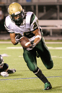 Wildcats upset Mahtomedi in season opener