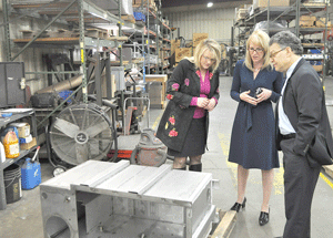 Sen. Franken brainstorming manufacturing hiring difficulties with those in the know