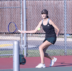 Both tennis squads swept in first round of Section 7