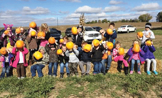 Kindergarten field trip to Tom's Pumpkin Patch