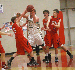 'Cats pound Vikings by 40 in boys hoops