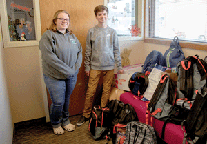 4Hers lend shelter some cheer