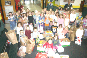 CL&#8200;Primary School donates to food shelf