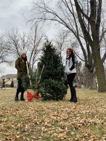 Local servers work together for a greater good at Christmas time