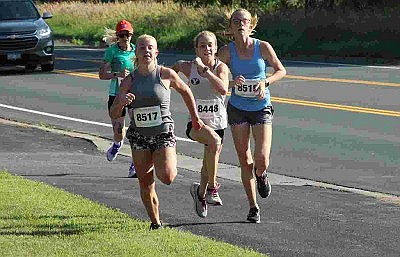 Lindstrom Loppet hosts 200 runners