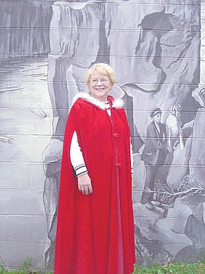 Taylors Falls Lighting Festival Royal Lady presides over 20th celebration