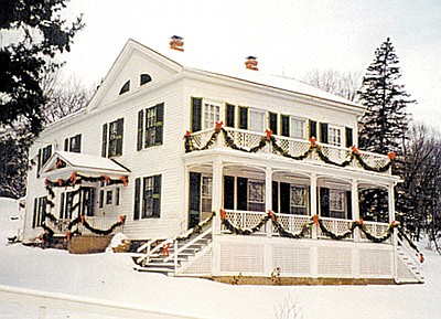 Historic House Museum in Taylors Falls open for Christmas tours