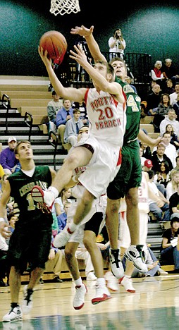 Vikings shock Wildcats, pick up first win of the season 