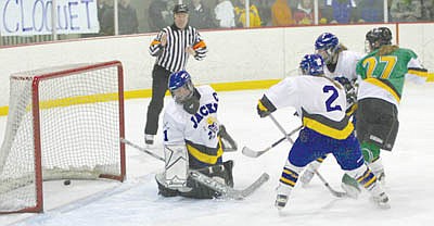 Ellison, Cloquet prevent ‘Cats from returning to state