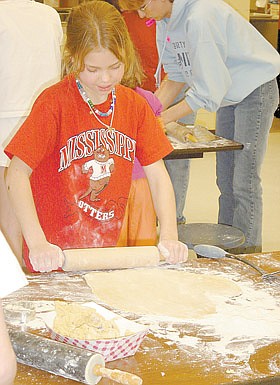 Cookies become educational tool at Taylors Falls Elementary