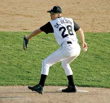 Wildcats explode for 26 runs in two games, move to 3-0 on season