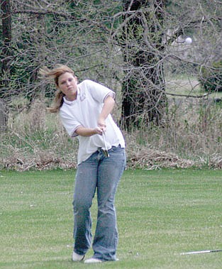 Foley uses home course advantage to defeat Lady Viking golfers 