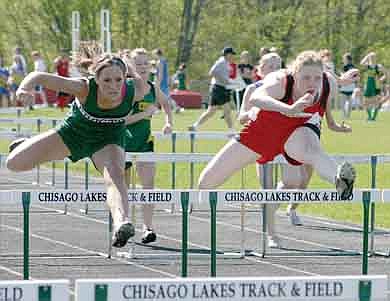 Vikings Track get 8 into state, Cats get 4