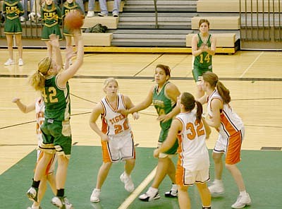 Wildcat girls start basketball season with loss to Austin