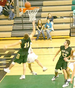 Wildcat boys basketball triumphs over Mahtomedi