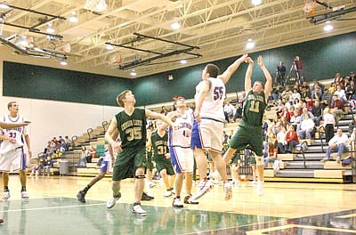 Chisago Lakes boys' basketball come up short vs Cambridge and Spring Lake Park