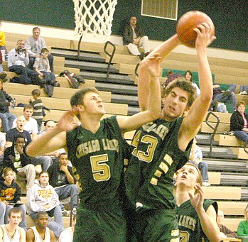 Wildcats can't stay with Knights in second half 