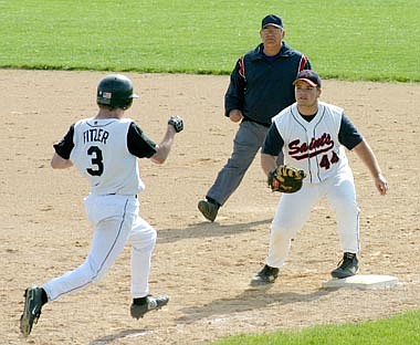 5-run inning de-claws 'Cats 