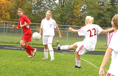 Viking girls get ready for section playoffs