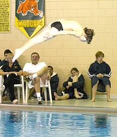 CL Swimmers/divers defeat Cambridge