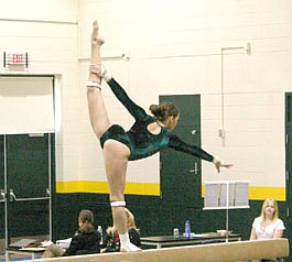 CL gymnasts Harris and Olson qualify for state meet 