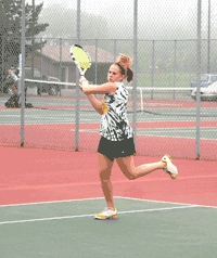 Wildcat tennis team shows improvement in early losses