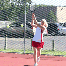 Viking tennis battles weather and good teams and gets first win