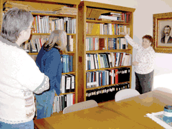 Historical Society facilitating a genealogy group